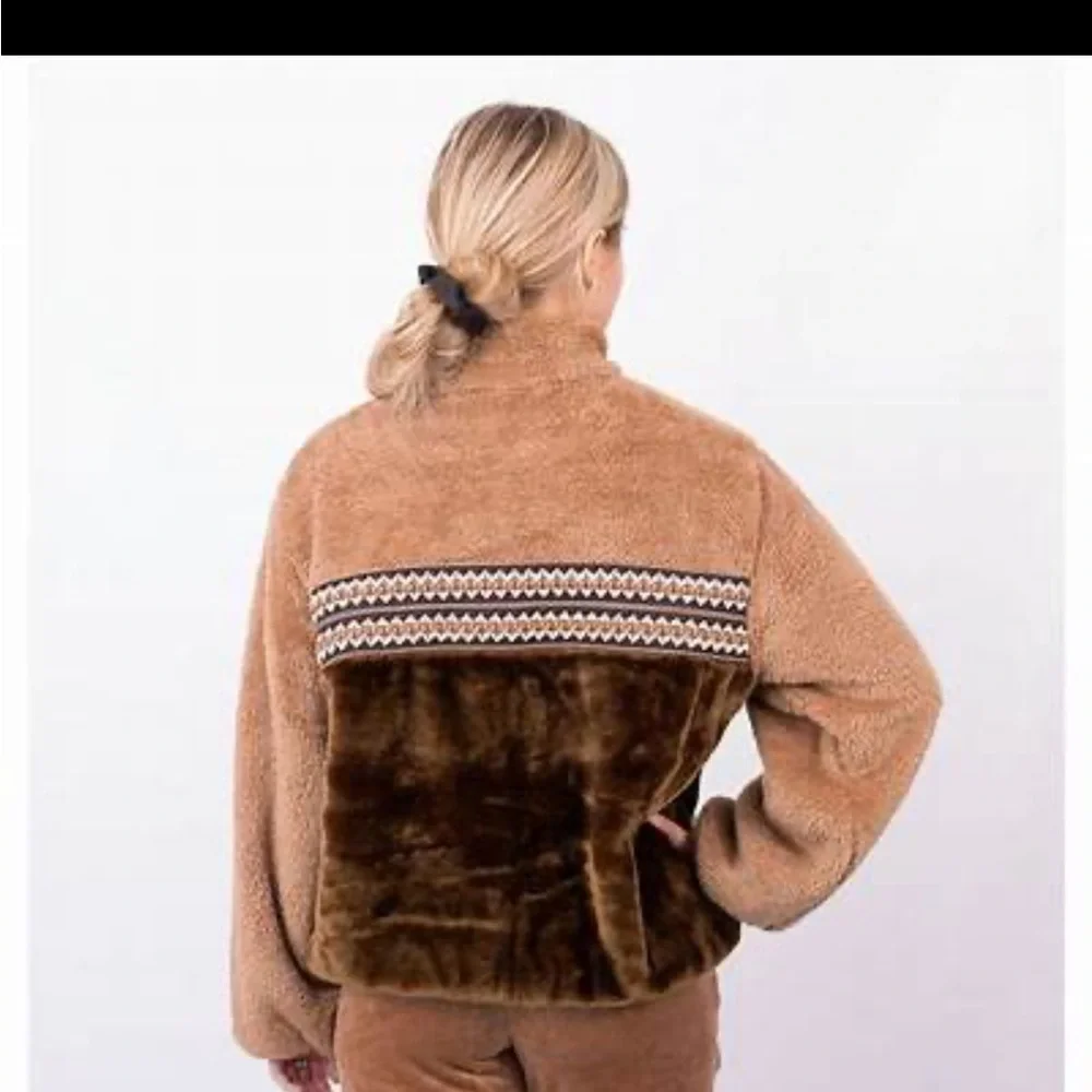 UGG Sherpa Jacket - Picture 4 of 5